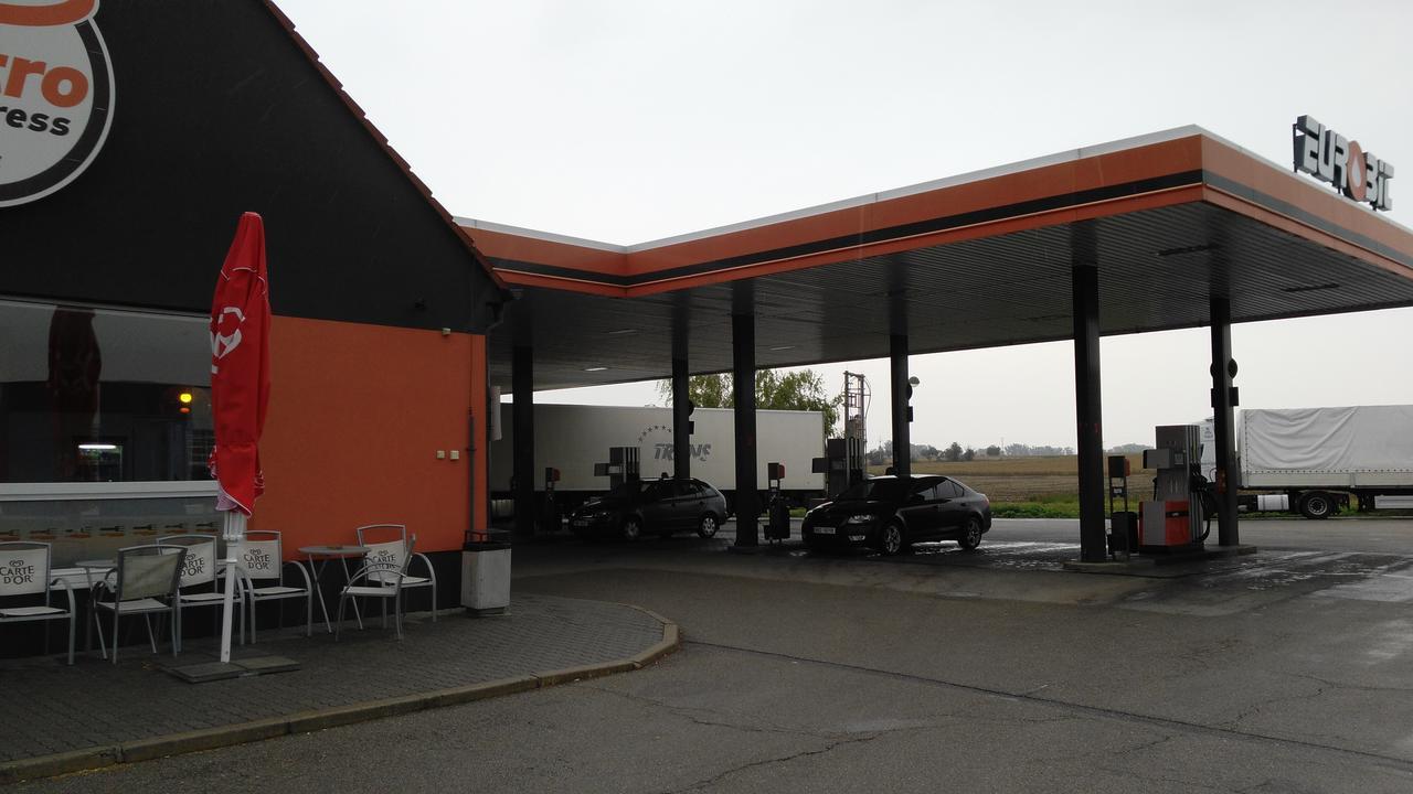 Bed & Parking Eurobit Bed & Breakfast Hrusky  Luaran gambar