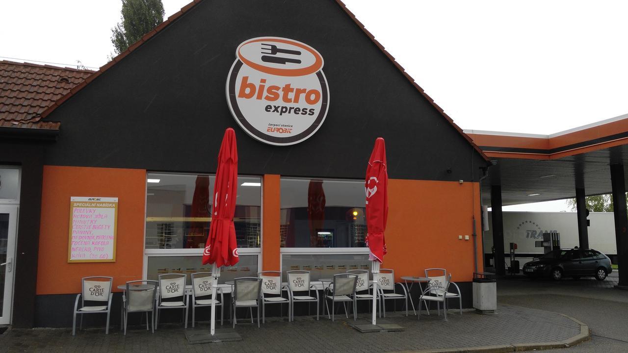 Bed & Parking Eurobit Bed & Breakfast Hrusky  Luaran gambar